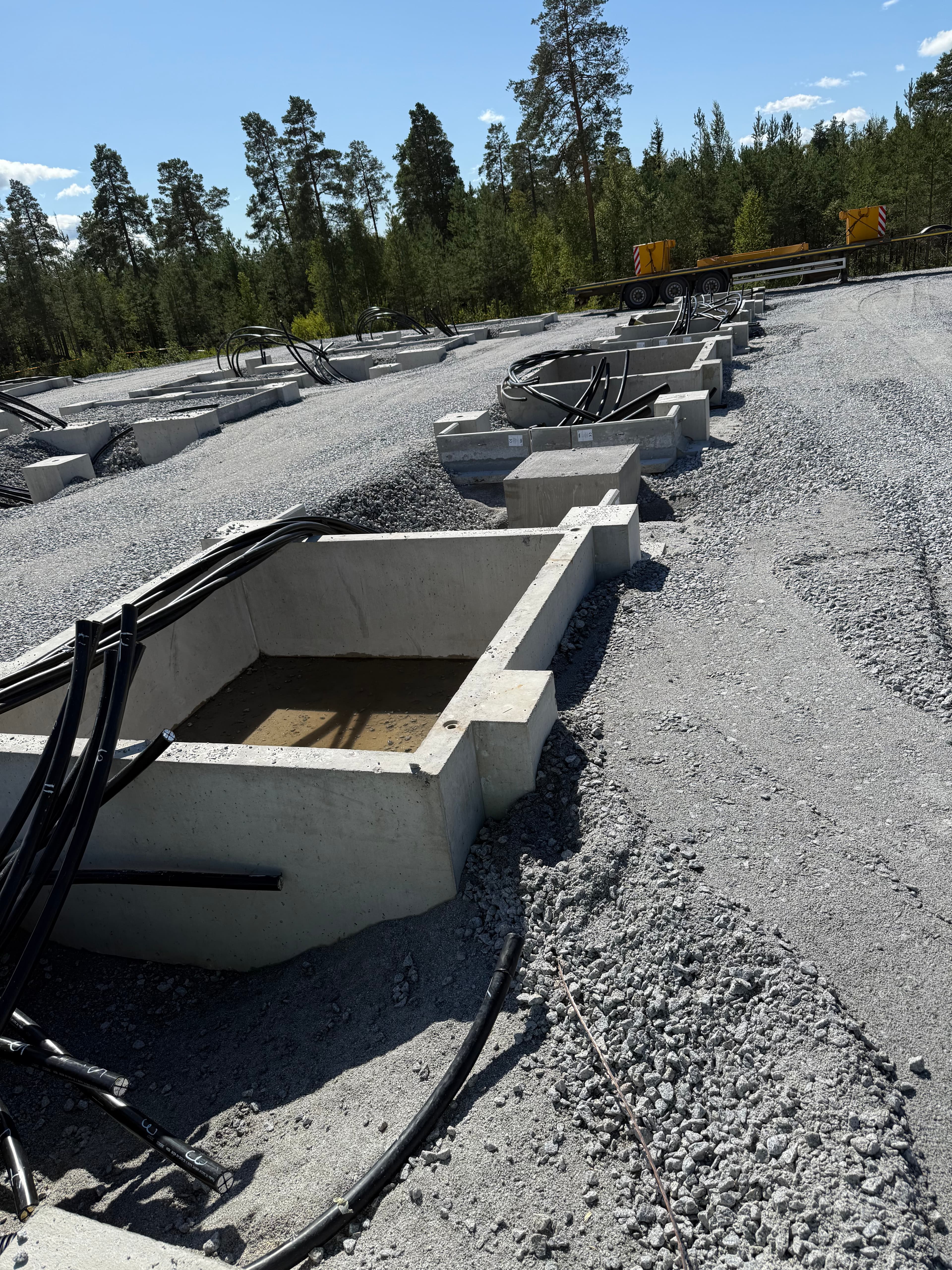 Inspektion och kontroll av grundarbete och elektrisk infrastruktur — Finland 120 MW batterianläggning