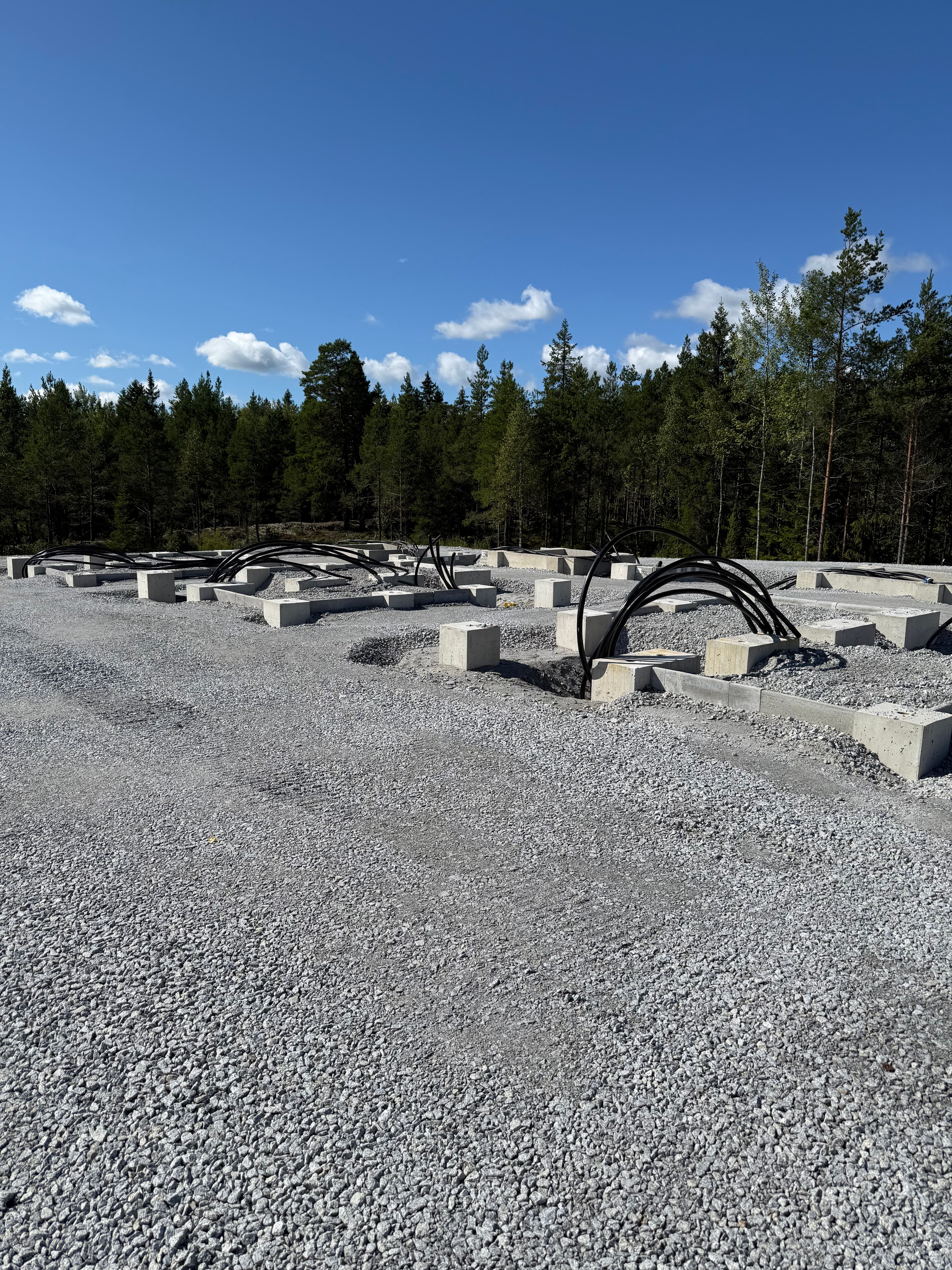 Inspektion och kontroll av grundarbete och elektrisk infrastruktur — Finland 120 MW batterianläggning