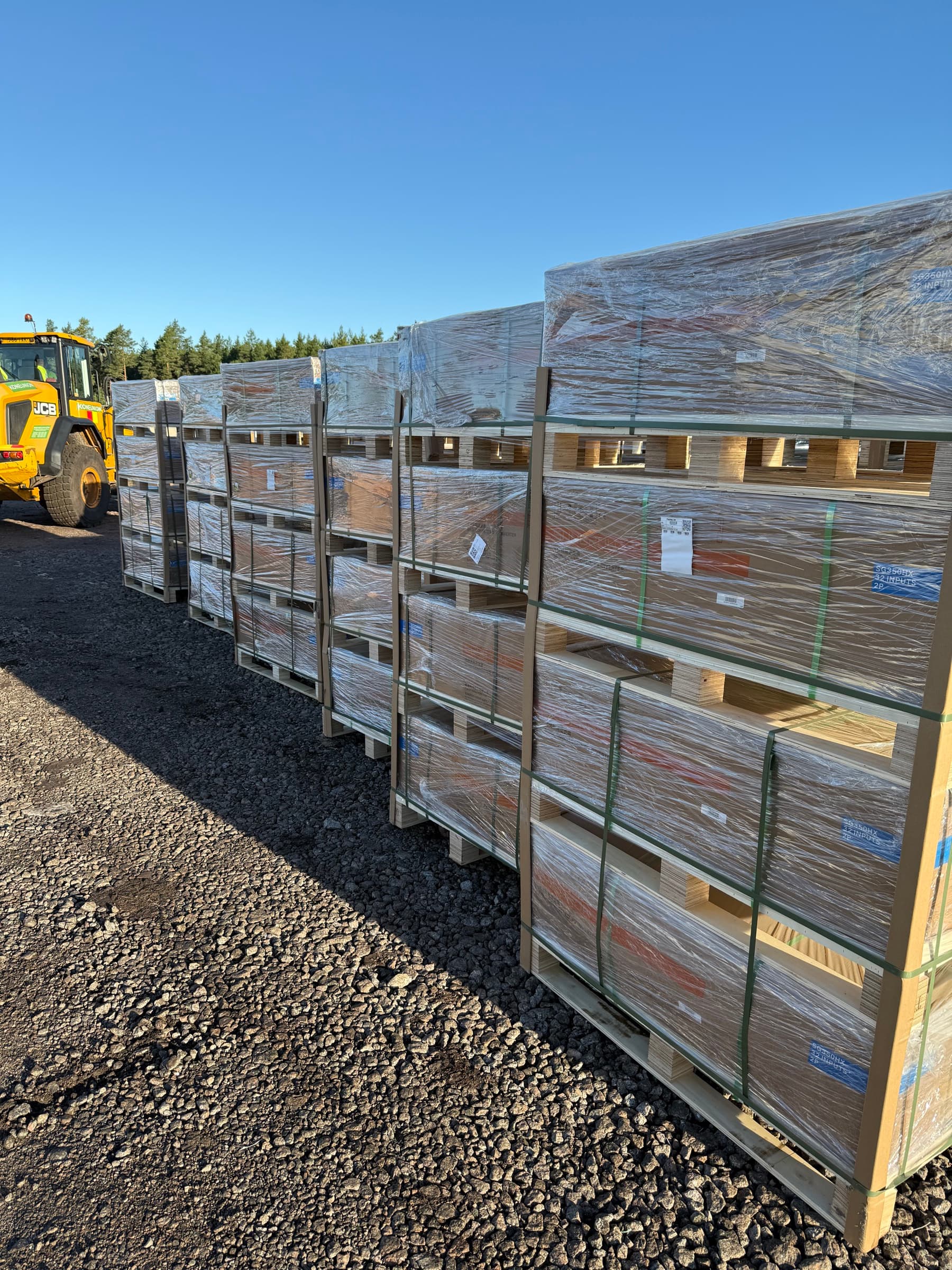 Leveransinspektion av Sungrow invertrar i Finland — Globe Energy