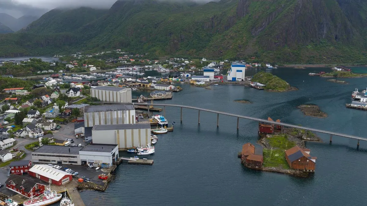 Havn og kai ved fjorden